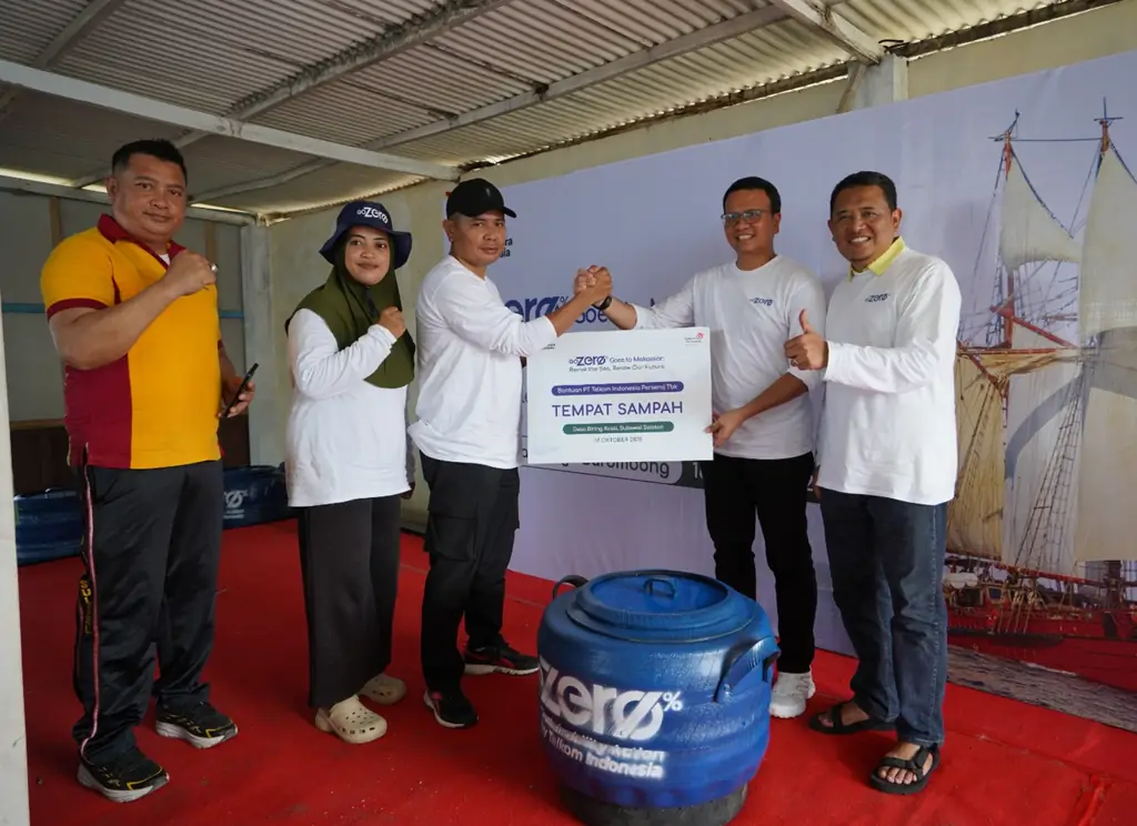 Telkom Kumpulkan 1,4 Ton Sampah dalam Kegiatan Aksi Bersih Pantai